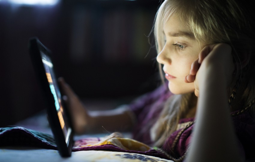 Dopis vládě a poslancům - děti odsouzené k samotě, nezvládnutá péče o nemocné s koronavirem